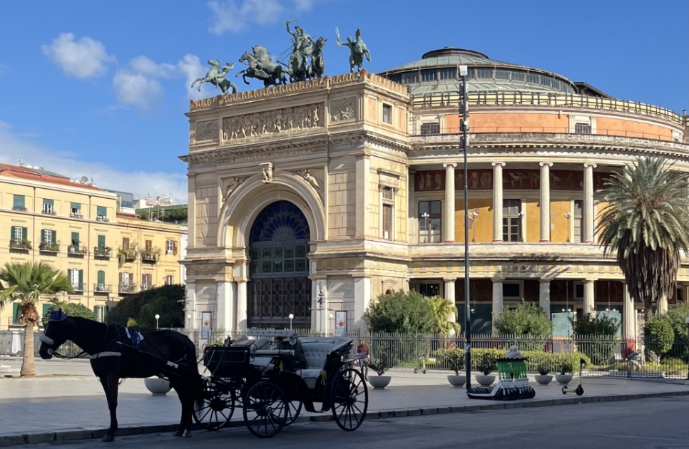 オープニングフェスティバル ポリテアマ劇場 の画像