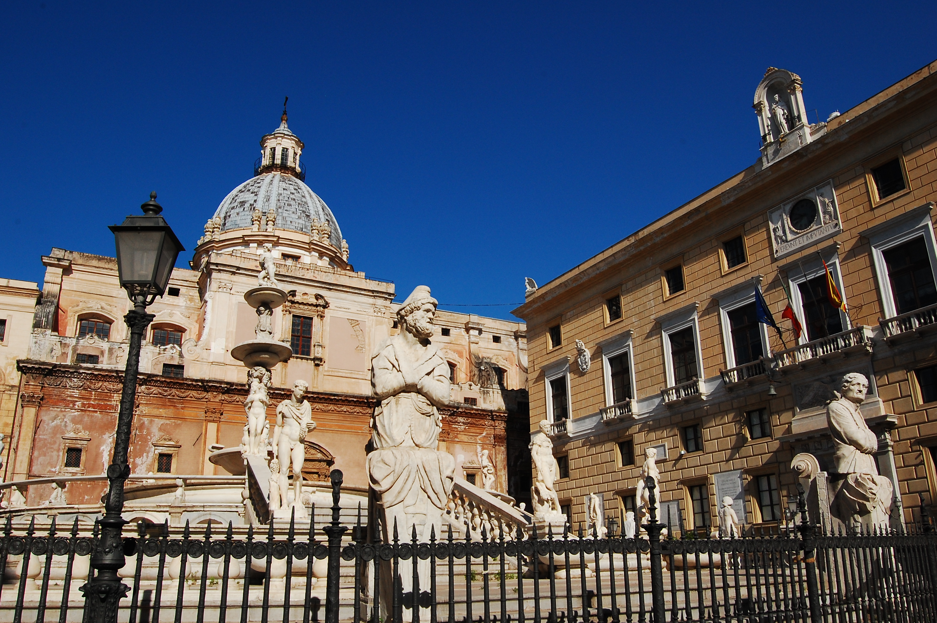 トップページMVスライダーの画像1